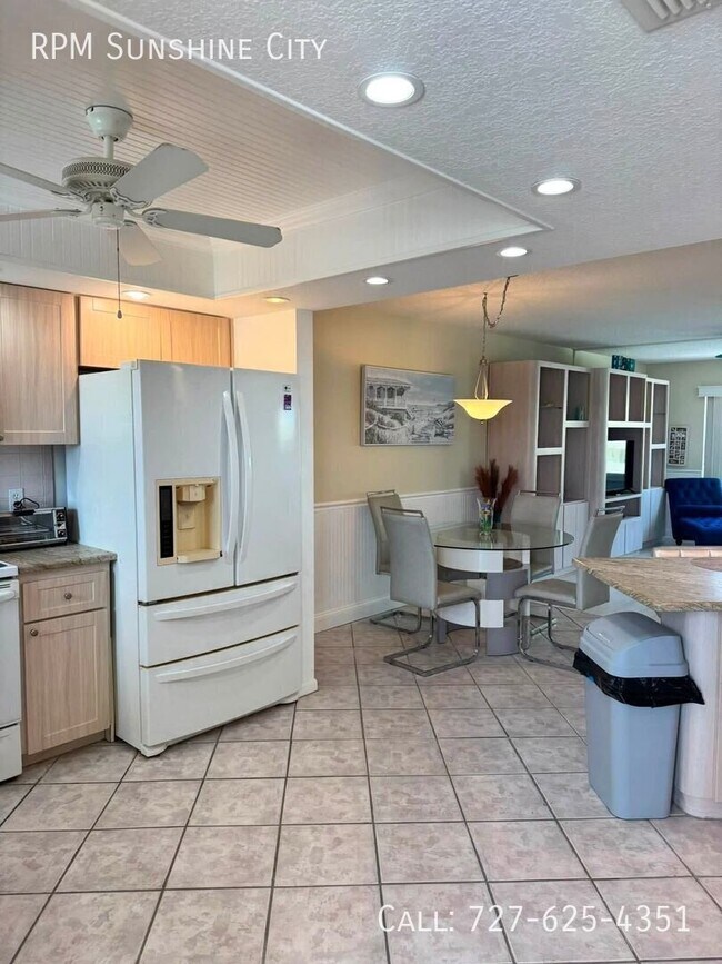 Building Photo - 4550 Cove Cir