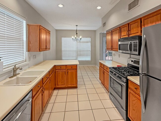 Building Photo - Charming 4-Bedroom Home