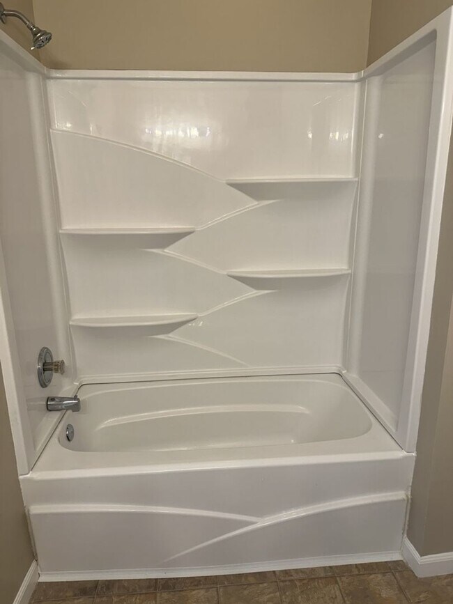 Building Photo - 7 Crossings Dr