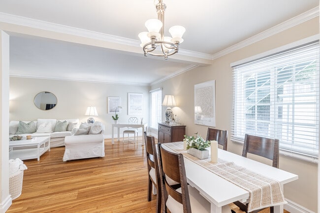 Building Photo - 1412 Kelton Ave