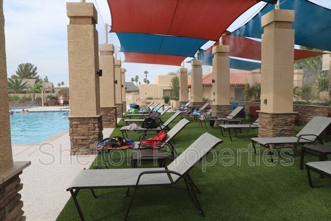 Building Photo - 9418 W Tonto Ln