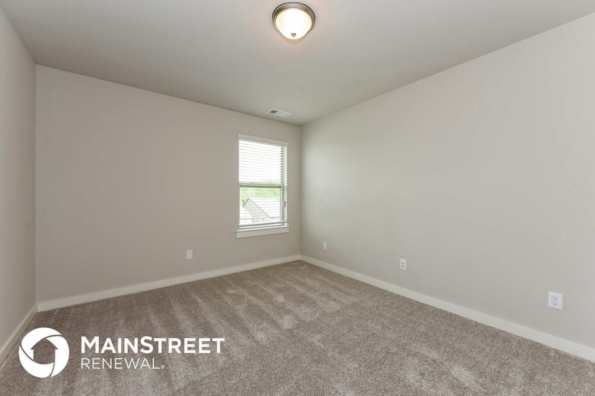 Building Photo - 389 Black Thorn Ln