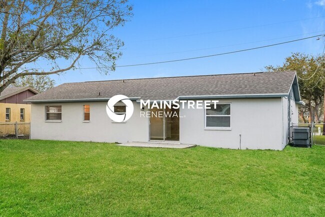 Building Photo - 3 Bedroom Pet-Friendly Home in Melbourne, FL with Main Street Renewal