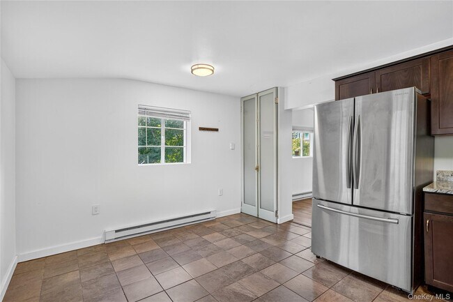 Building Photo - 9 Wickes Ln