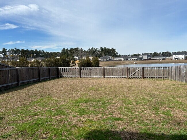 Building Photo - 416 Squire Pope Rd