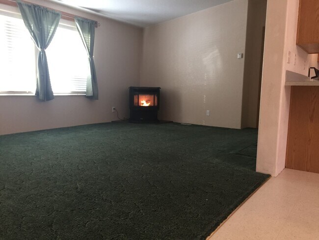 Building Photo - 3-Bed, 2-Bath Single-Family Home in Driggs