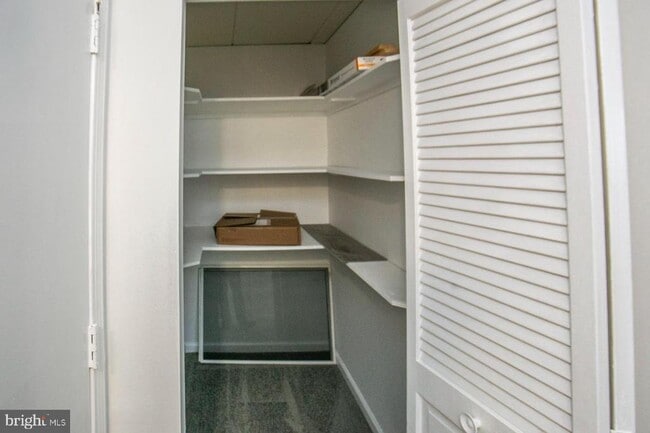 Building Photo - 154 Woodstream Dr