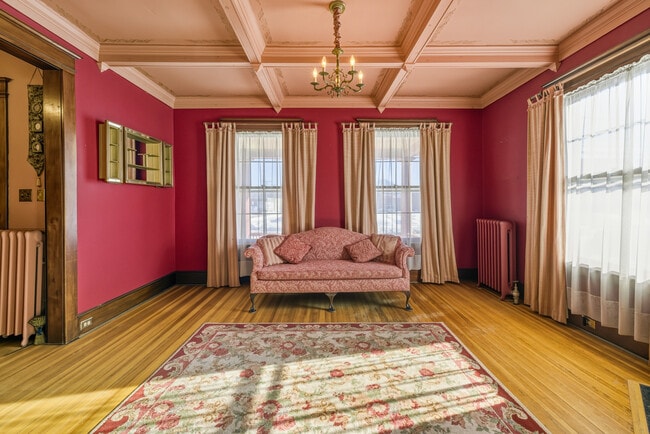 Building Photo - 87 Migeon Ave