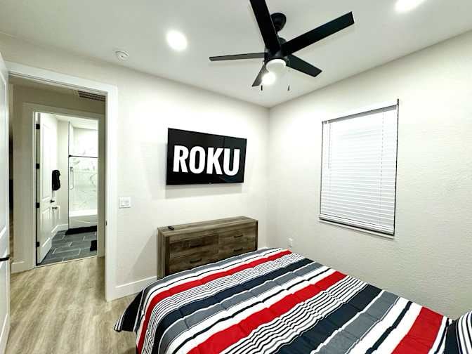 Building Photo - 550 Battle Ave