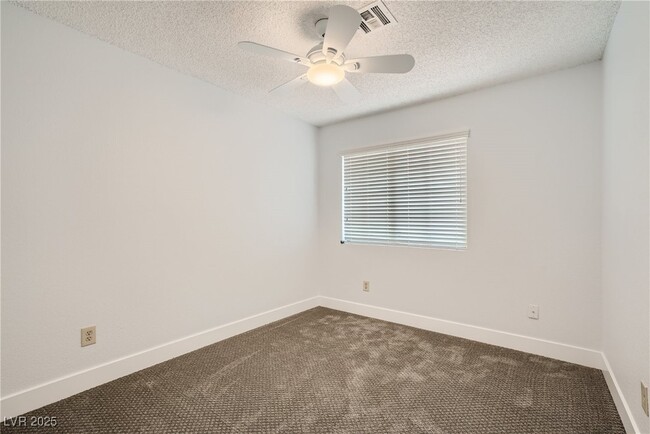 Building Photo - 4844 Maryvale Dr
