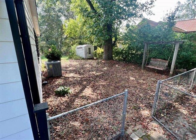 Building Photo - 3521 Clay Rd SW