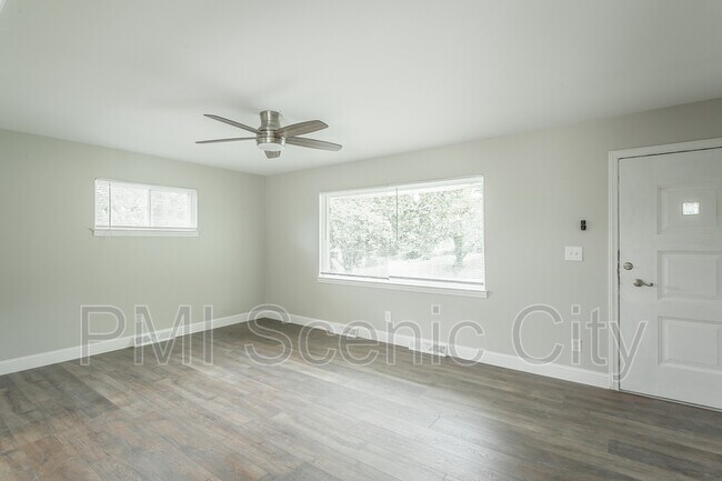 Building Photo - 1375 Orbit Dr