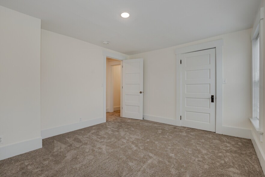 bedroom 2 - 21-23 E Water St