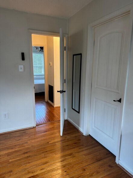 Building Photo - 2817 Sourwood St