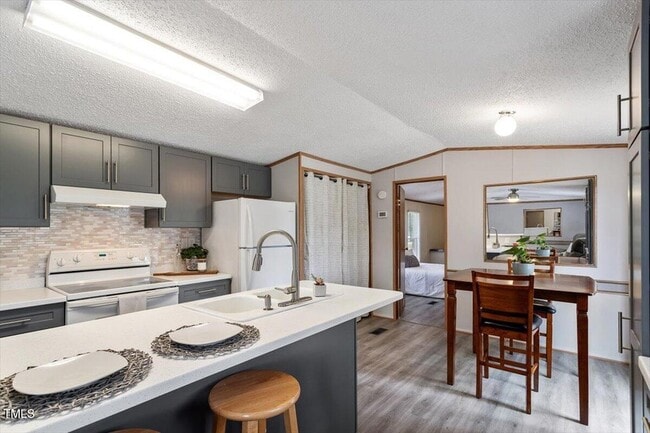 Building Photo - 10317 Giles Rd