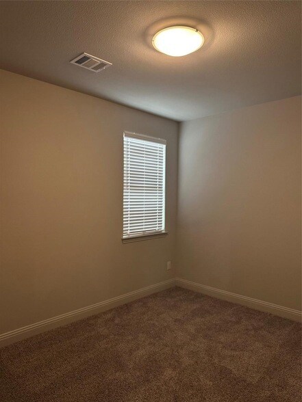 Building Photo - 3205 Lucia Wy