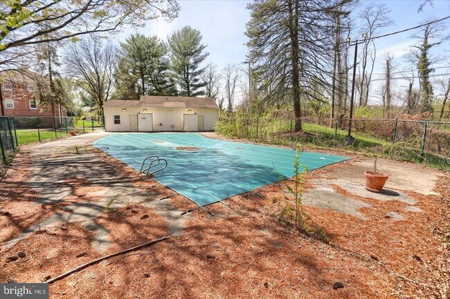 Building Photo - 4411 Falls Bridge Dr