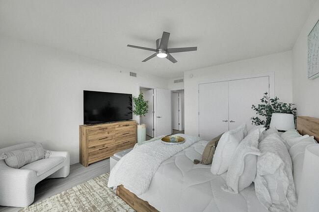 Building Photo - 730 N Ocean Blvd