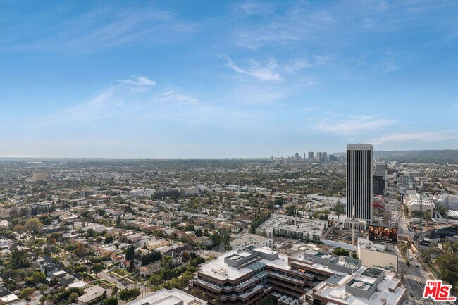 Building Photo - 5670 Wilshire Blvd