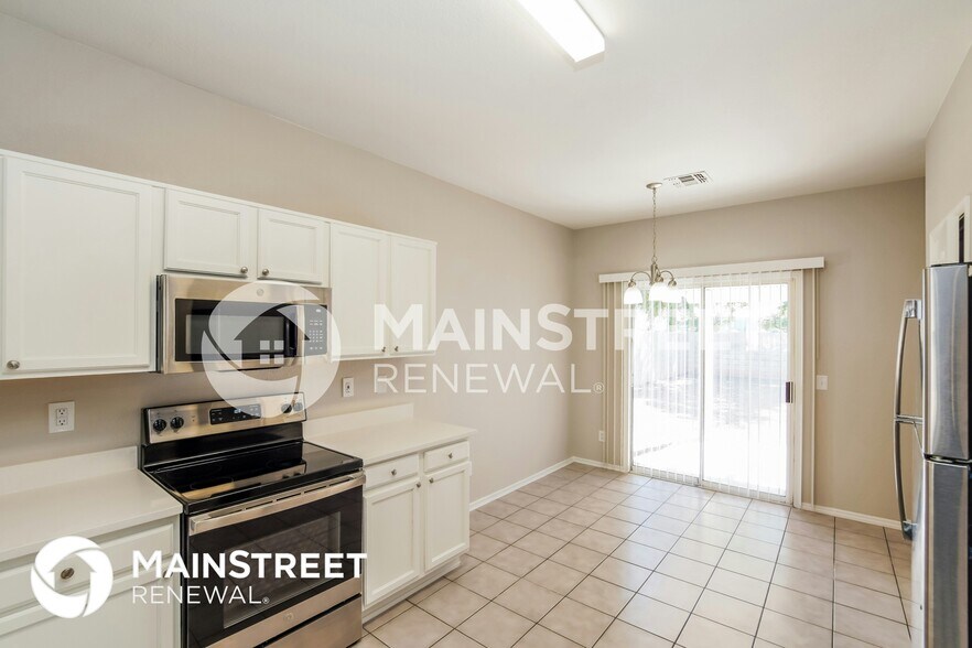 Building Photo - 13137 W Calavar Rd
