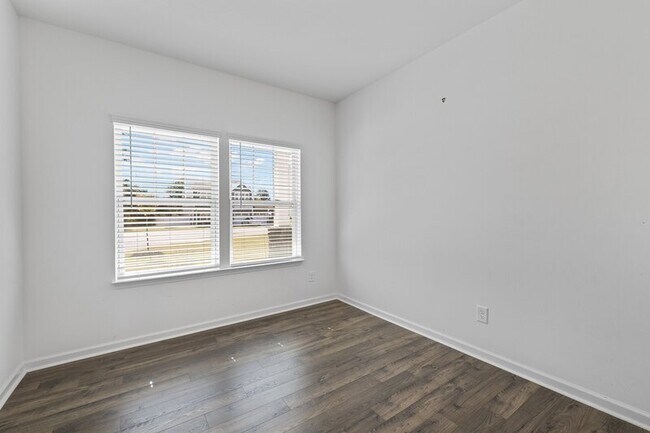 Building Photo - 539 S Lincoln St