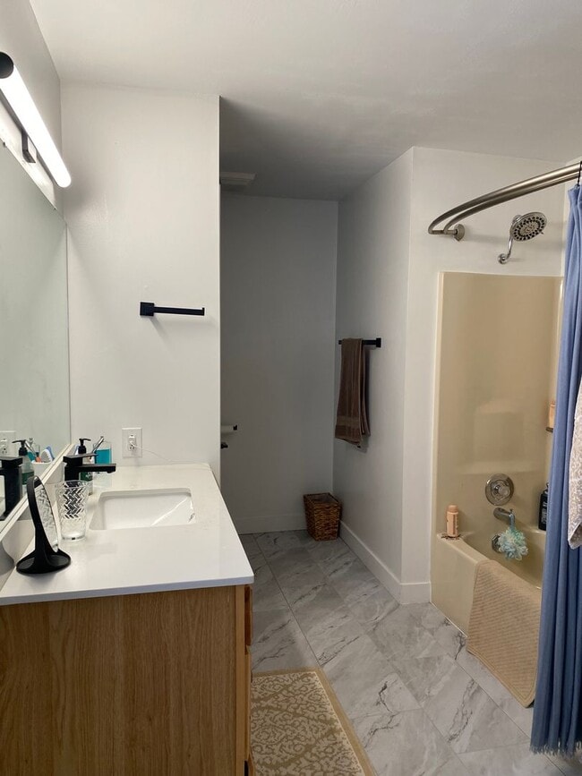 Building Photo - Coveted Kimberling Shores Condo