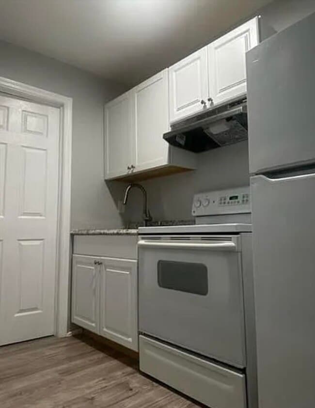 Building Photo - 840 SW 64th Terrace