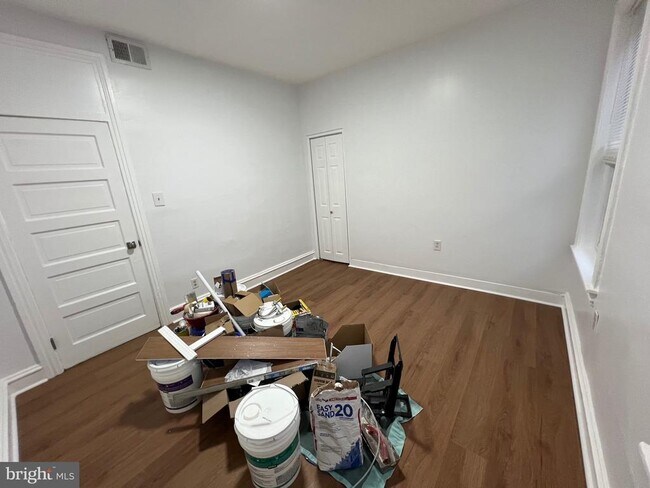 Building Photo - 121 S 55th St