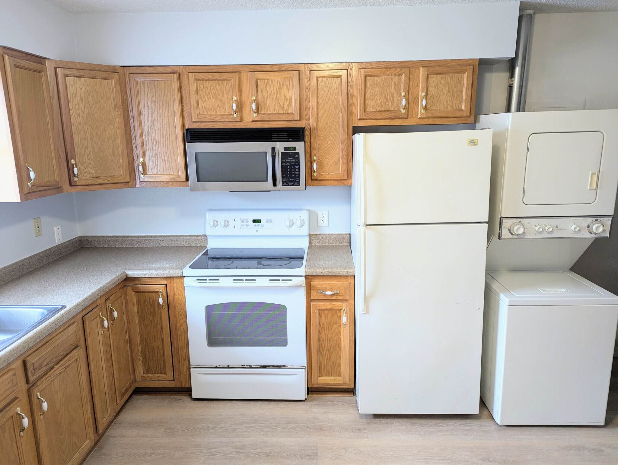 Building Photo - 182 3rd Ave