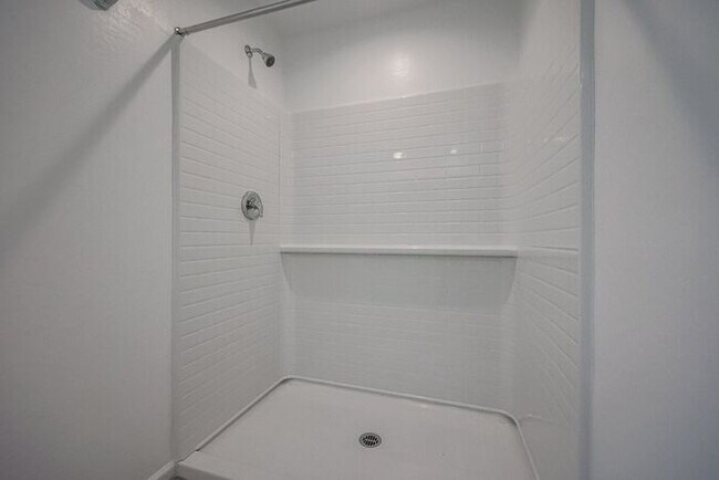 Building Photo - Brand New 5 Bedroom 2.5 Bath Home!