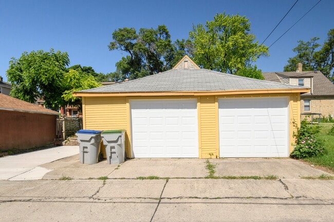 Building Photo - 3940 N 64th St