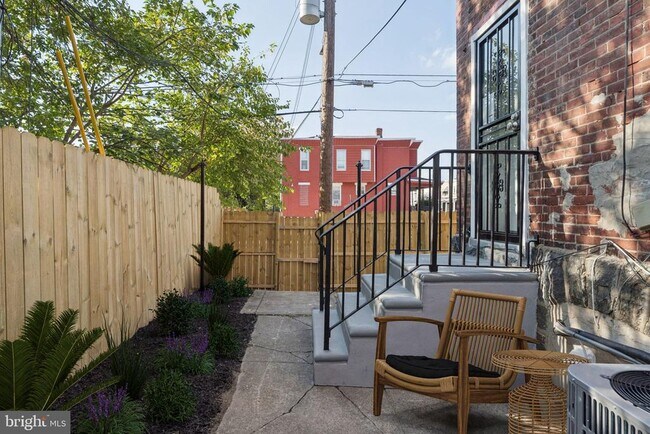 Building Photo - 1200 S Ruby St