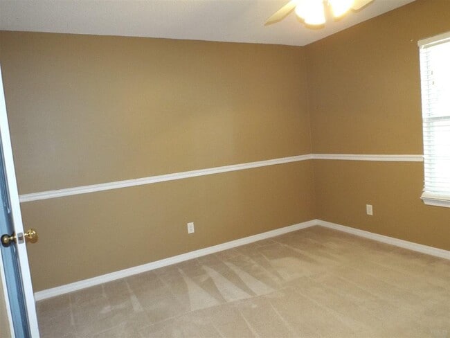 Building Photo - 3992 Holleyberry Ln