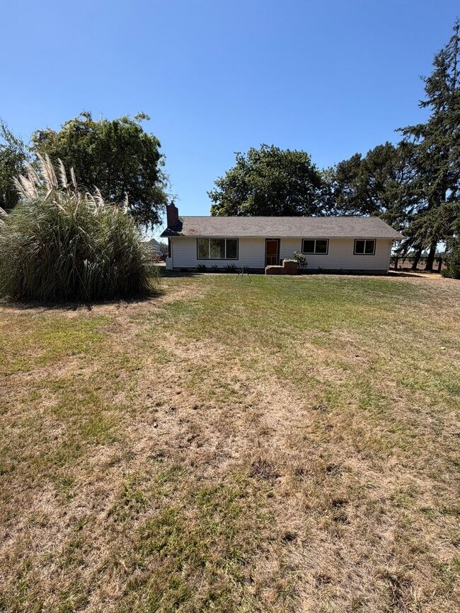Building Photo - 27840 7 Mile Ln