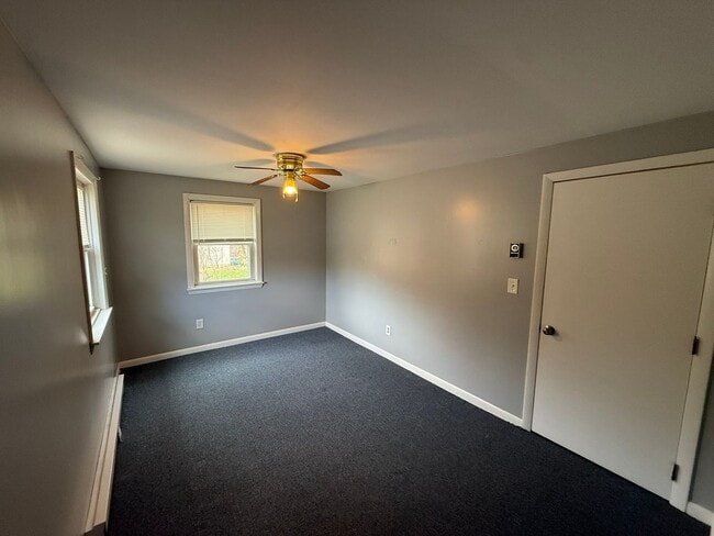 Building Photo - 22 Hadley Rd