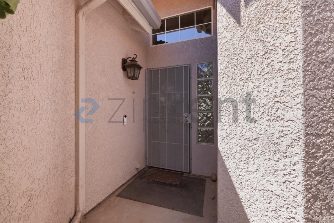 Building Photo - Unit
