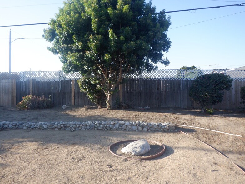 Building Photo - 8853 Stardust Ln