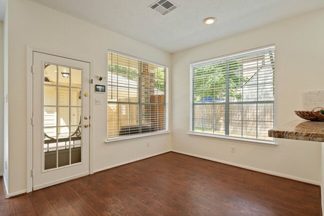 Building Photo - 122 N Westwinds Cir