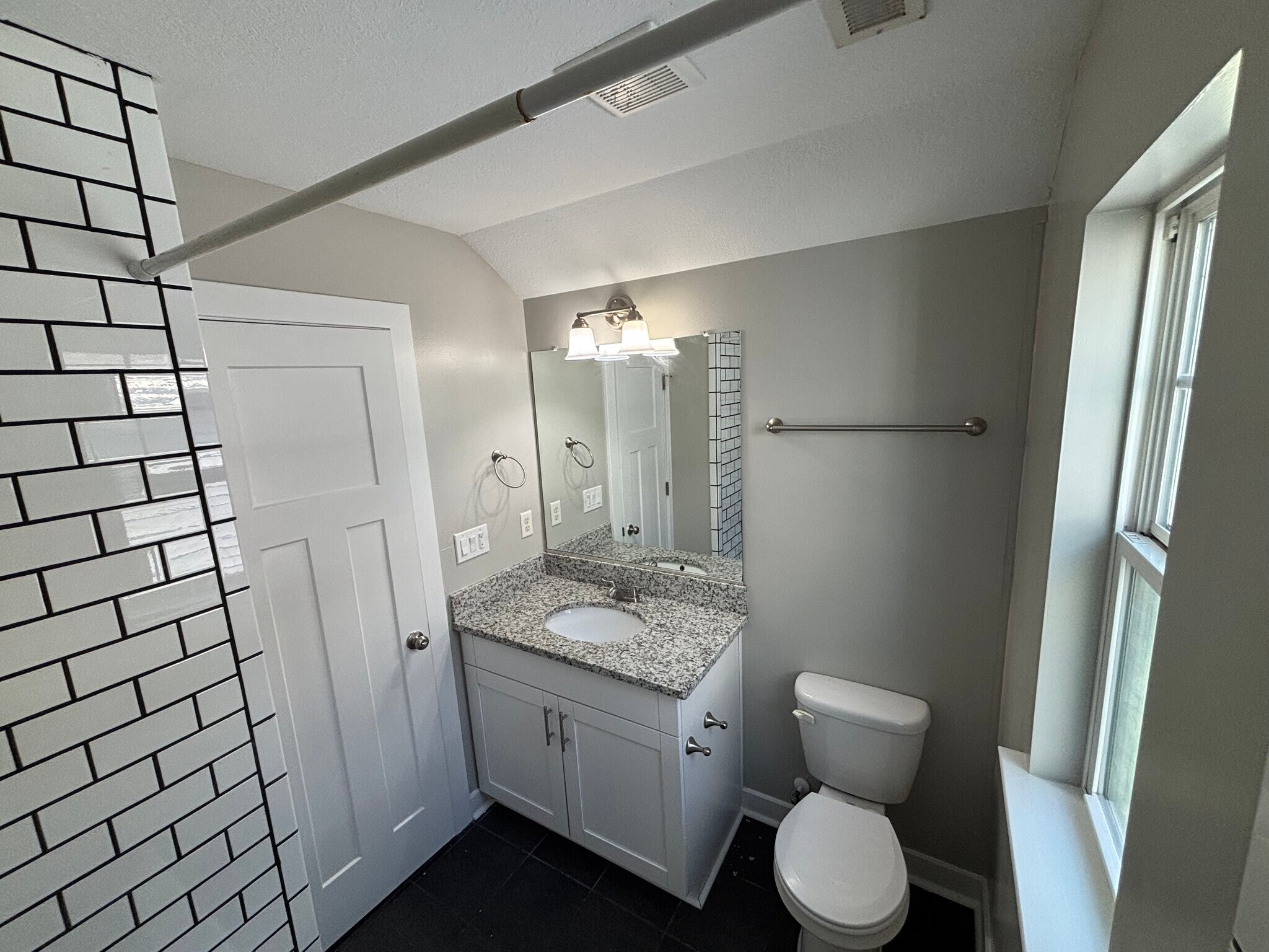 Building Photo - 9288 Buckman Ave