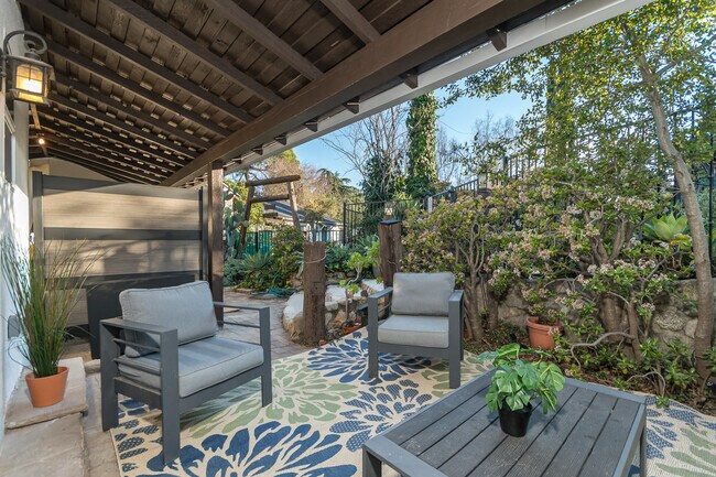 Building Photo - 3251 Vickers Dr