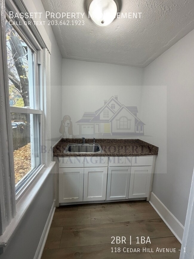 Building Photo - 118 Cedar Hill Ave