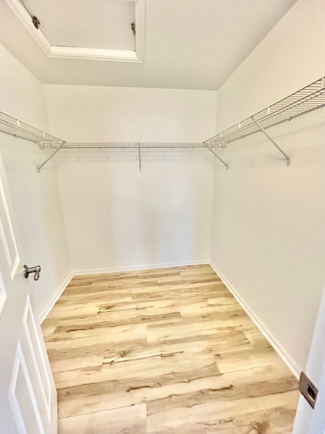 Building Photo - Welcome to your Dream Home!