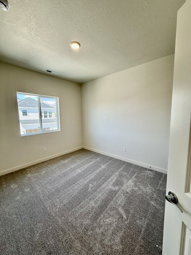 Building Photo - 4883 Coulter Ct