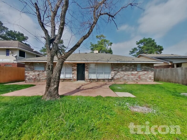 Building Photo - 18711 Highland Trail