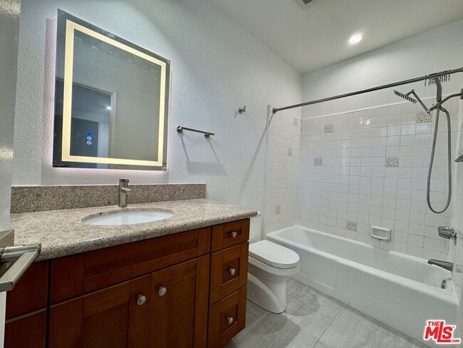 Building Photo - 1010 4th St