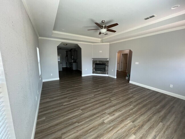Building Photo - 7717 Florence Dr