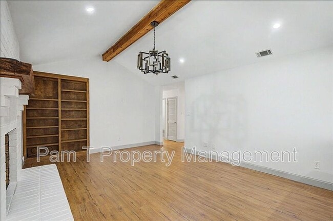 Building Photo - 211 Hillary Rd