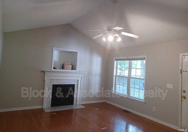 Building Photo - 240 Beaver Ridge Dr