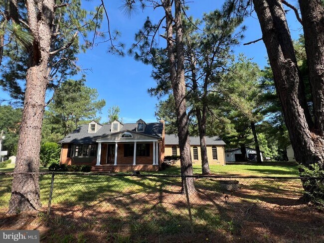Building Photo - 9872 Red Hill Rd
