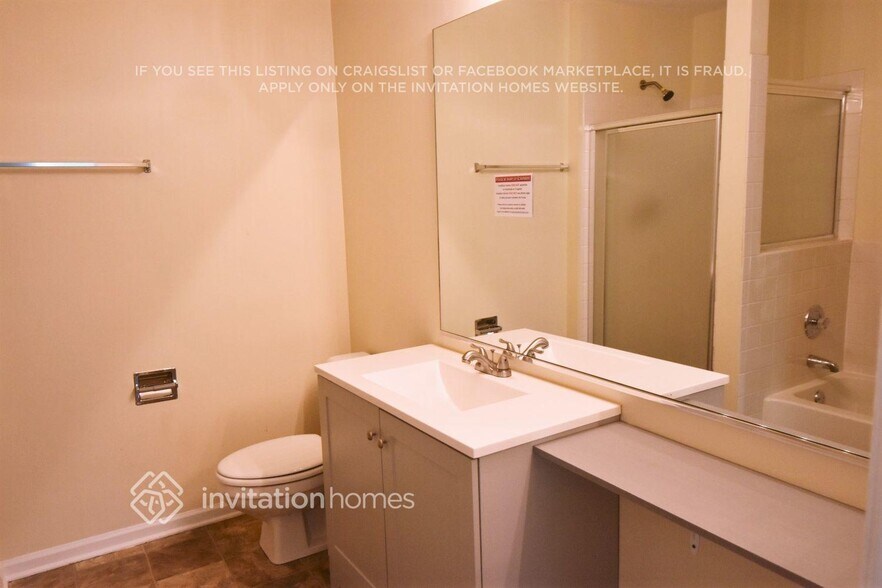 Building Photo - 2499 Deerfield Dr